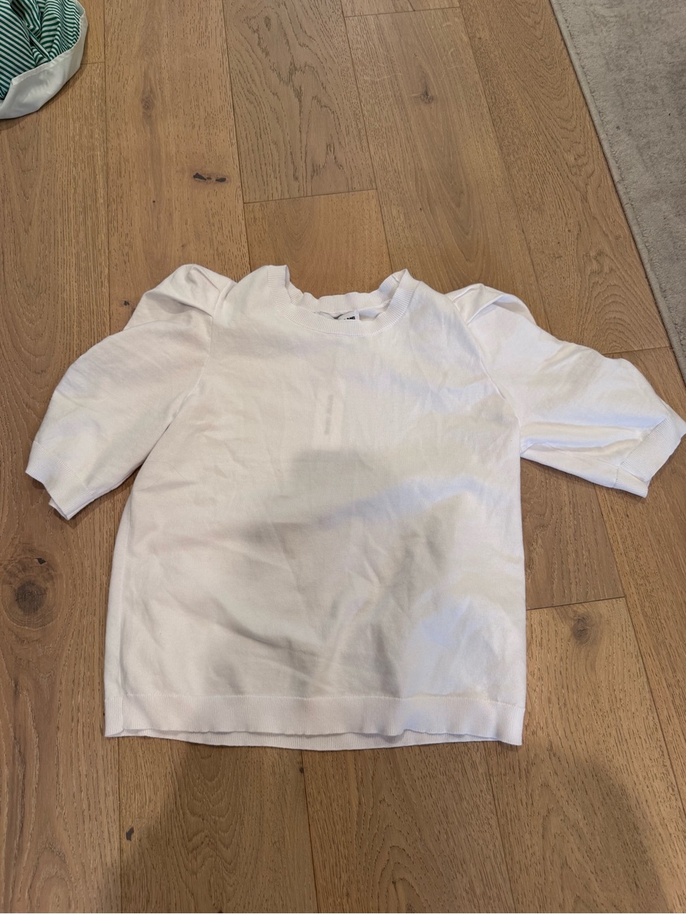Women’s White Puff Sleeve Top